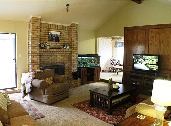 3rd image of 7713 Creekmoor Dr