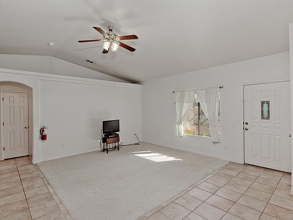 4th image of 1501 Sandy Dr