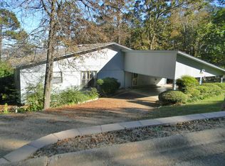 1010 Hilltop Dr, Russellville, AR 72802