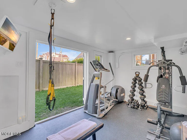 985 Ocean Ave — Photo 26