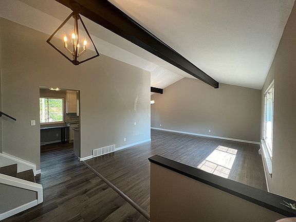 2nd image of 1268 Mulberry Ln