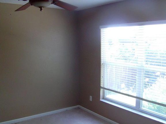 3rd image of 600 Johns Landing Way