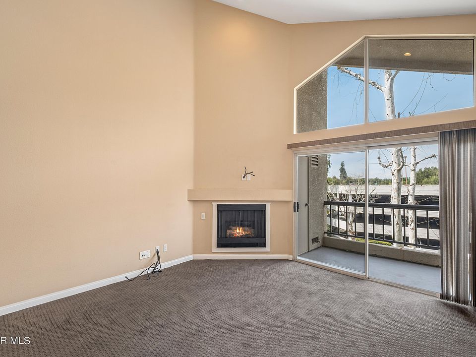 1st image of 5500 Owensmouth Ave APT 330