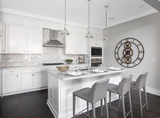 3000 Royal Ct UNIT 3008, North Hills, NY 11040