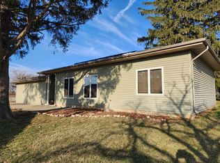 1208 Feldman Dr, Lincoln, IL 62656