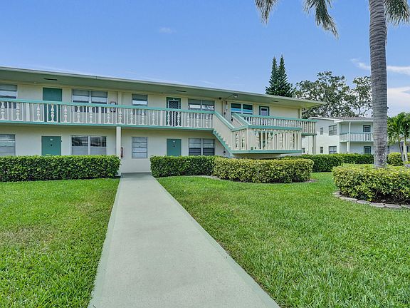 2nd image of 358 Oakridge T #358