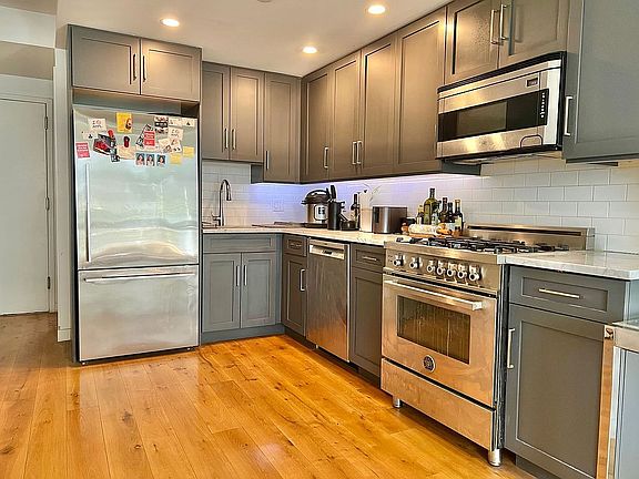 2nd image of 139 Meserole St #3A