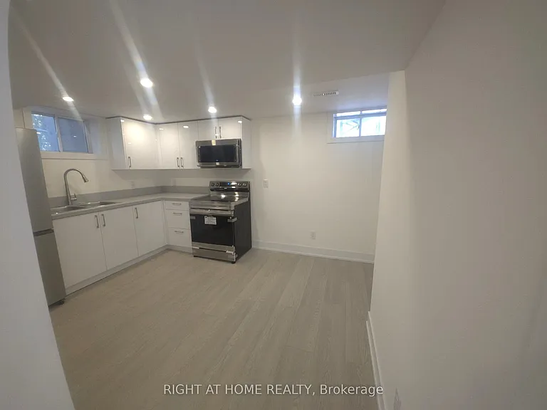 13 Spring St #BASEMENT — Photo 8