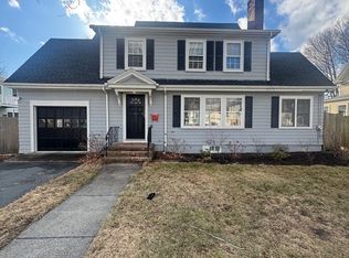 12 Pickwick Rd, Marblehead, MA 01945