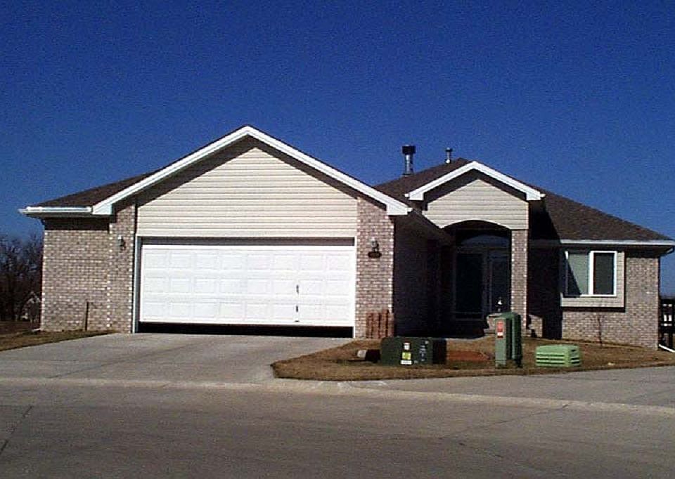 1st image of 1013 Shoal Pointe Dr