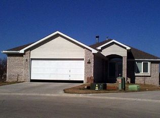 1013 Shoal Pointe Dr, Carter Lake, IA 51510