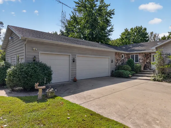 5705 E North Prairie Dr, Morris, IL 60450