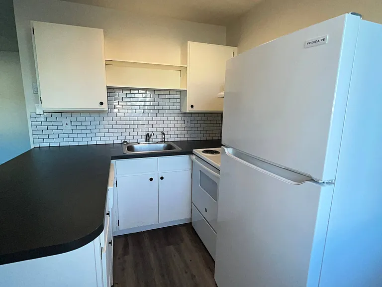 Studio East Apartments — Photo 12