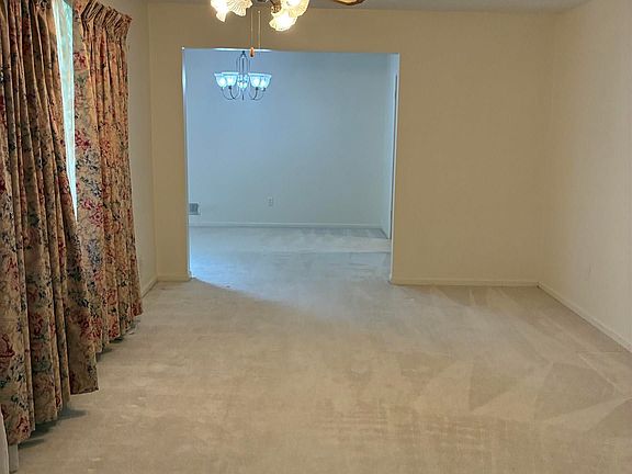 4th image of 3012 Limerock Ln