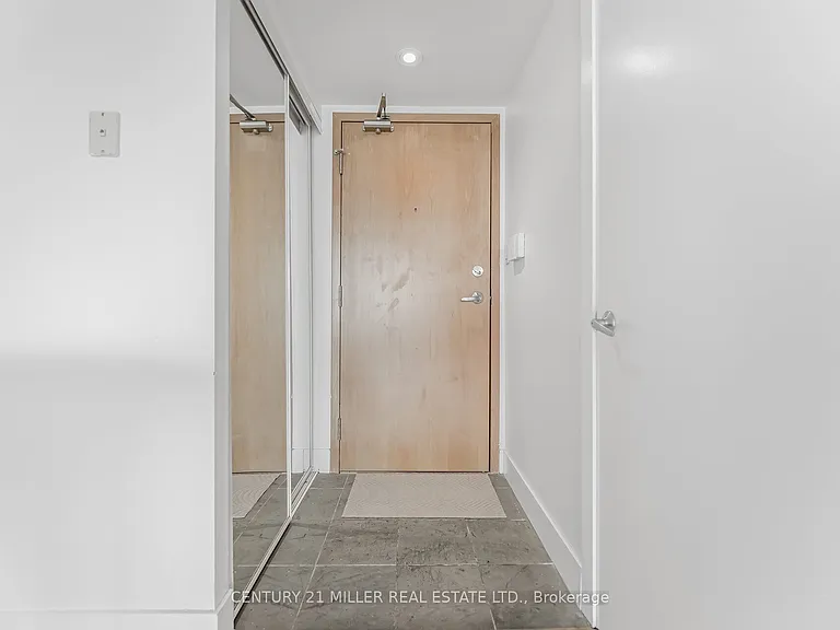 550 Queens Quay W #318 — Photo 6