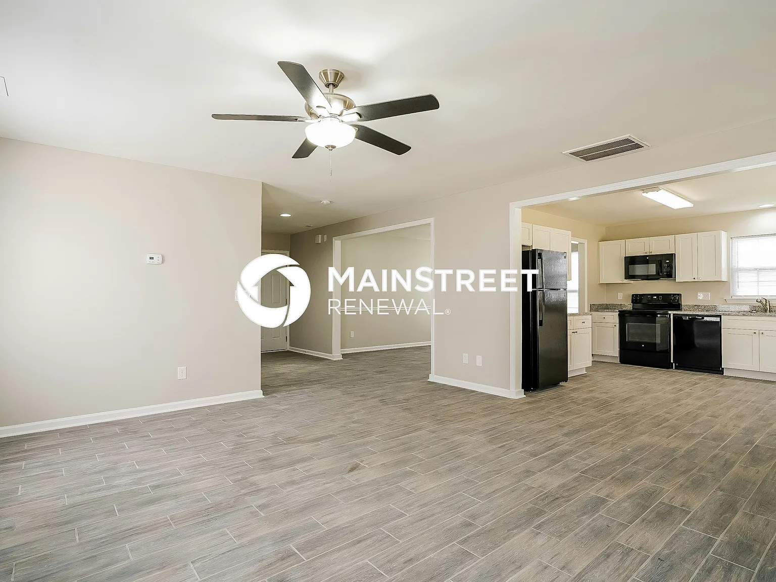 1405 Cricket Ridge Dr — Photo 3