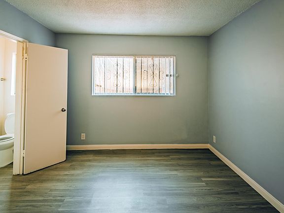 5th image of 1975 S Corning St #302