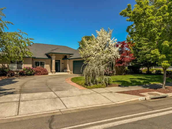 422 Robert Trent Jones Blvd, Eagle Point, OR 97524