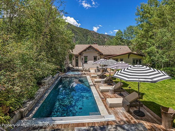 5th image of 153 W Lupine Dr
