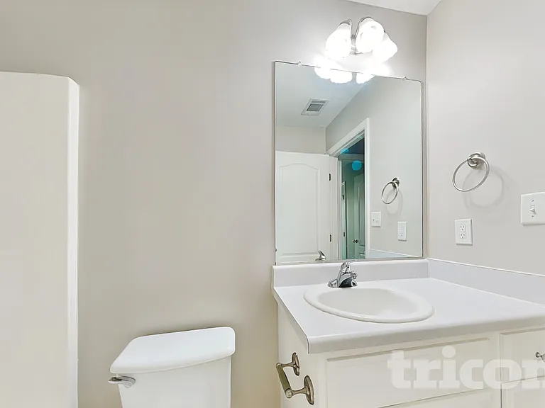 2124 Sylvan Lake Dr — Photo 13