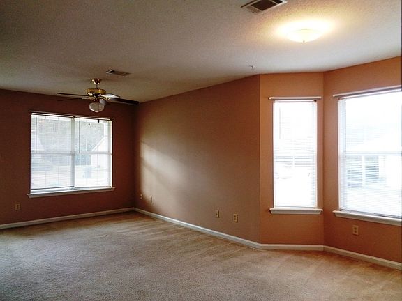 4th image of 6118 Vinnie Dr APT B