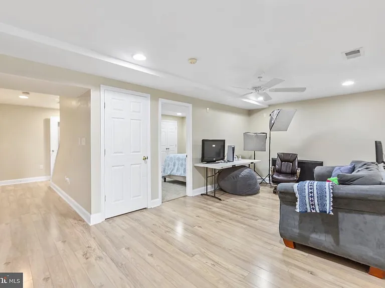 10103 Cotter Ct — Photo 34