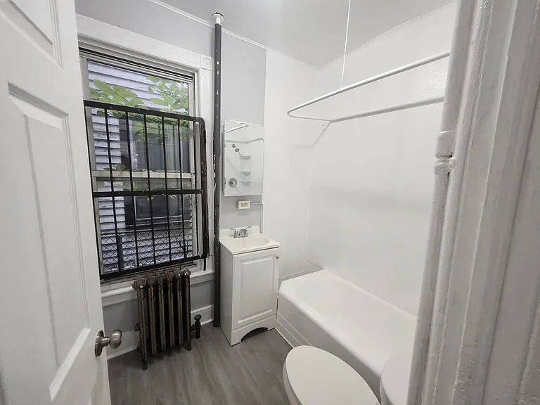 165 Pearl St #1E — Photo 14