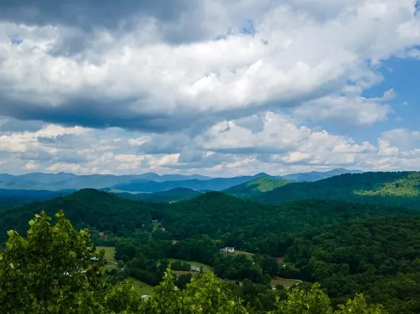 345 Turkey Pen Rd, Franklin, NC 28734