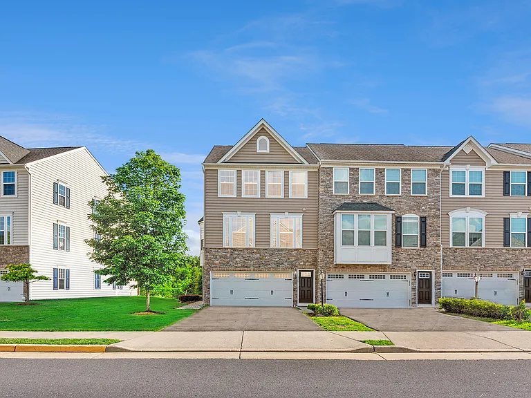 115 Hornbeam Dr — Photo 1