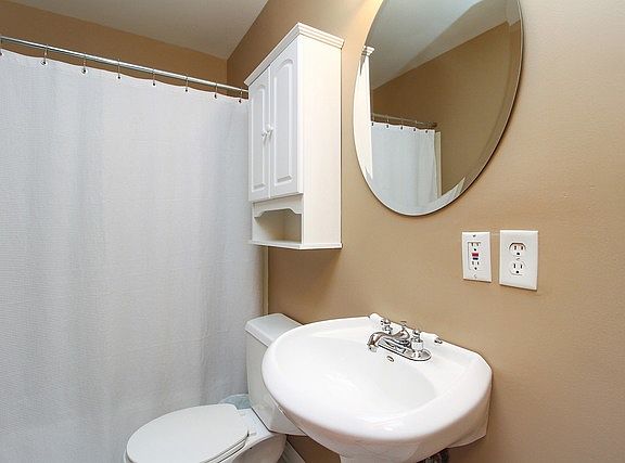 4th image of 745 Jonette Ave