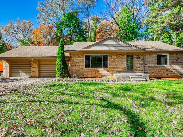 21203 Berg Rd, Southfield, MI 48033