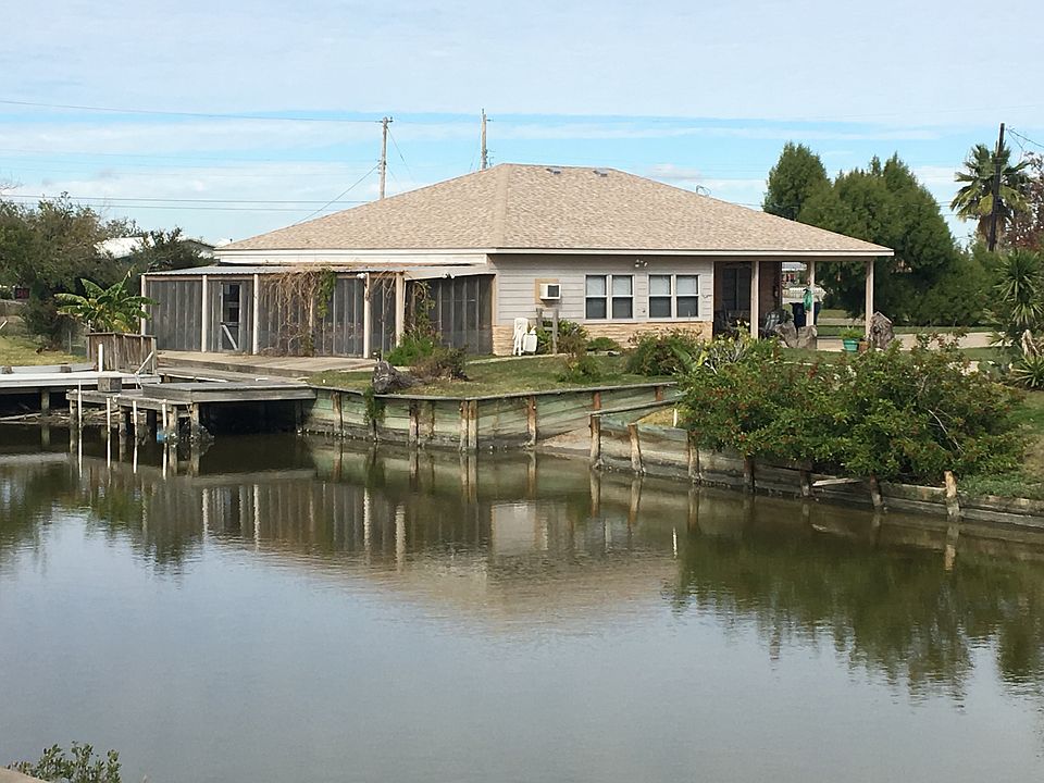 Canal lot with ramp and dock