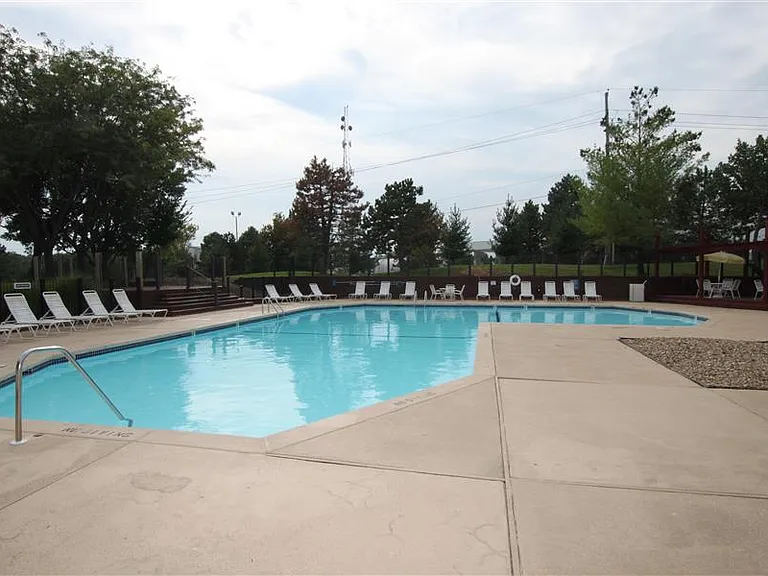 The Ethans Apartments — Photo 10