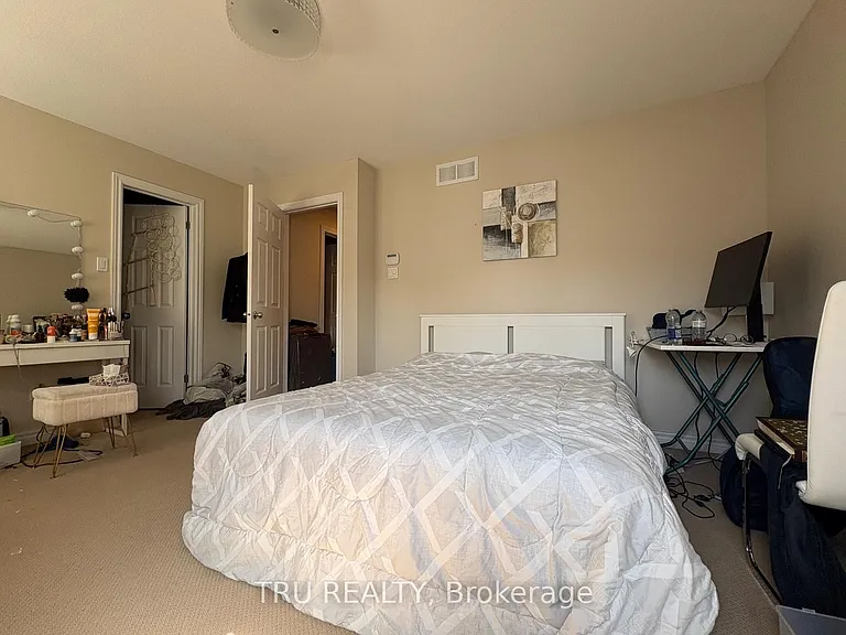 684 Beatrice Dr — Photo 25