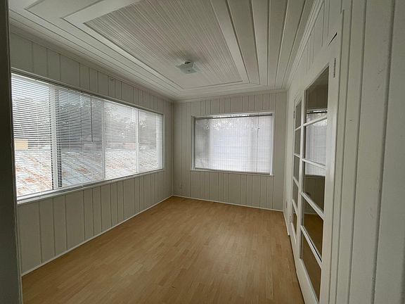 4th image of 4626 N Florida Ave #B