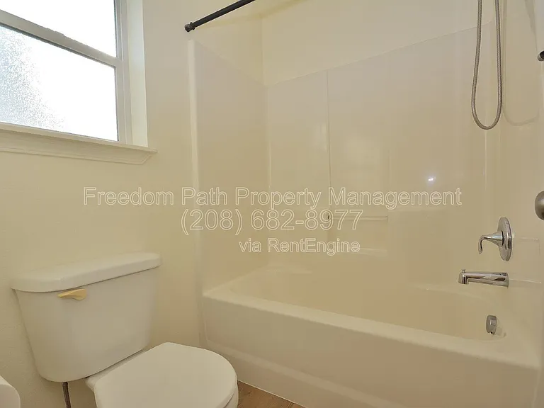 7830 N Mather Ct — Photo 22