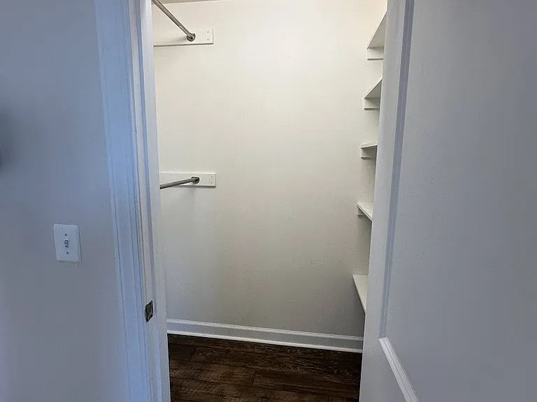 2436 Winthrop Dr — Photo 37