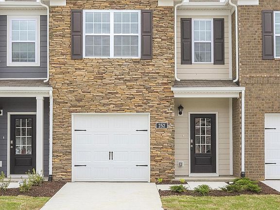 3rd image of 250 Hazel Ln