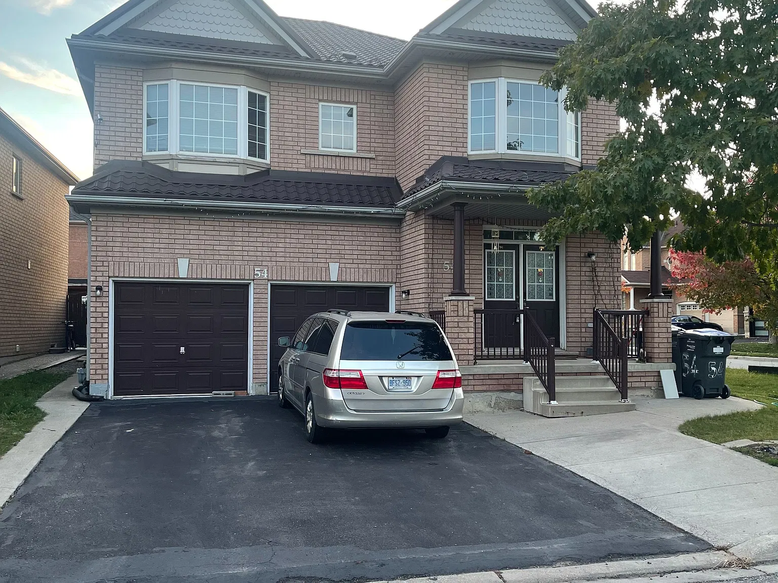 6 bed, $3,550 — Photo 1