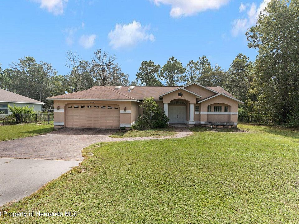 12050 Pine Warbler Ave, Weeki Wachee, Fl 34614 