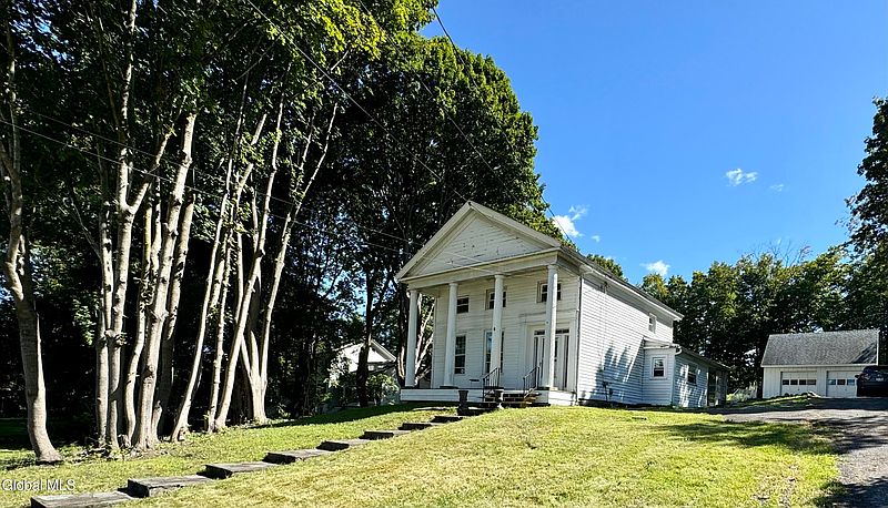 3rd image of 25 Albany Avenue