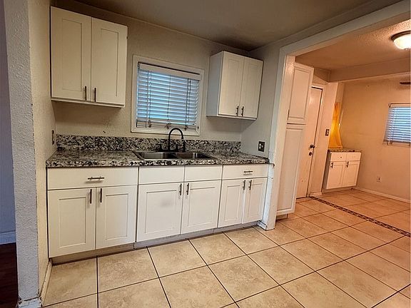 4th image of 13606 S Largo Ave