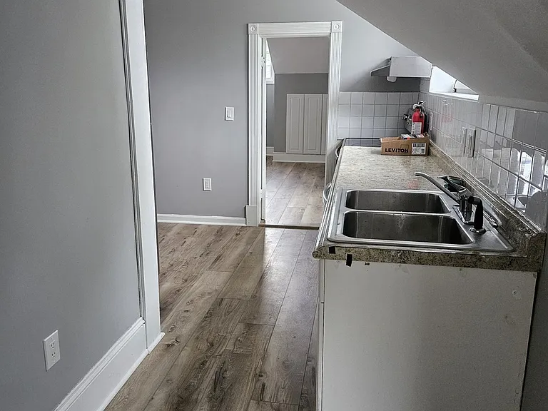 14 Hillside St #3 — Photo 5