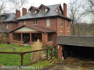 1735 Crestmont Dr, Huntington, WV 25701