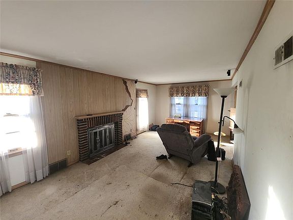 3rd image of 5808 Mackey St