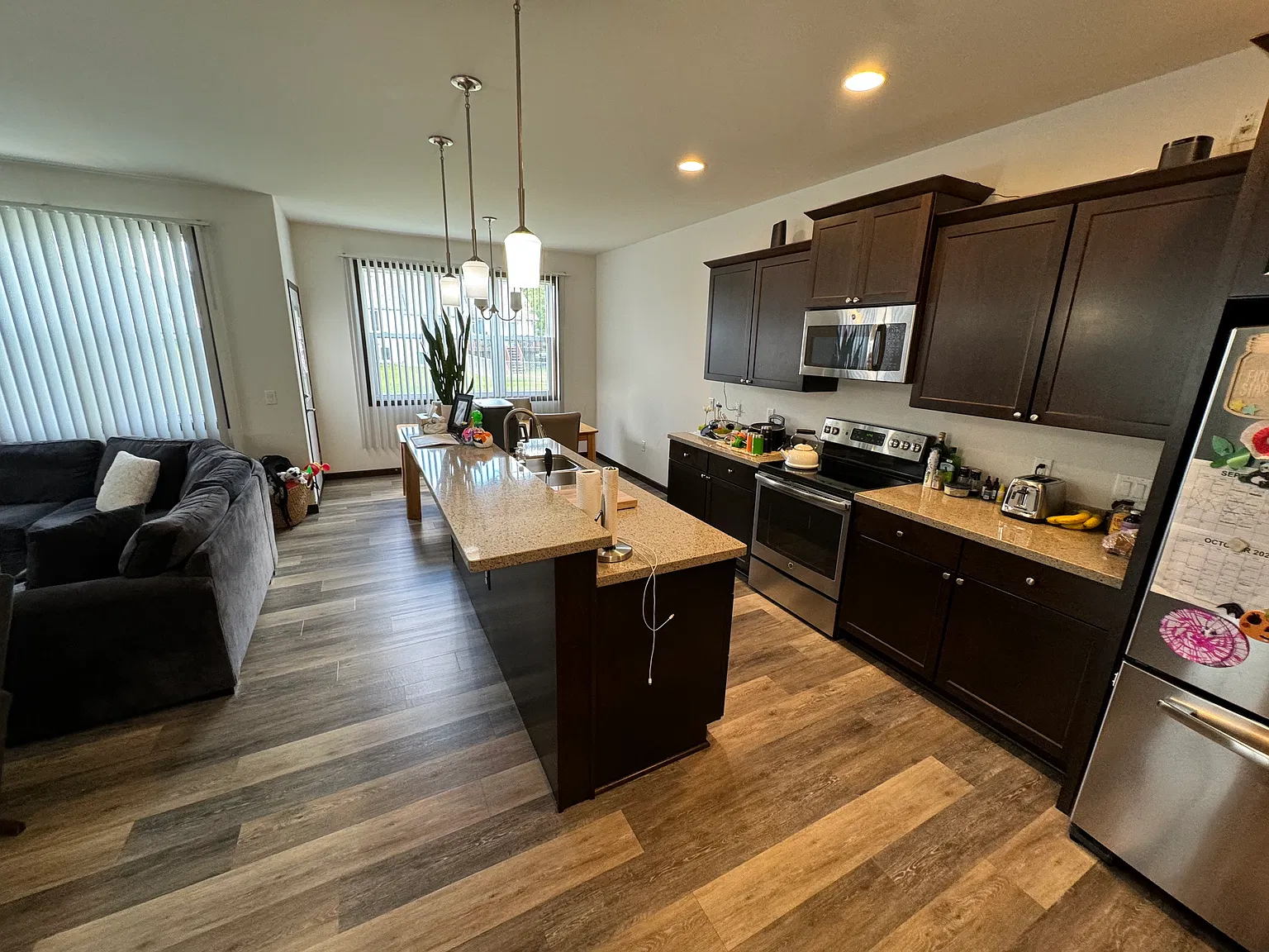 3 bed, 2.5 bath, 1700 sqft, $2,500 — Photo 2