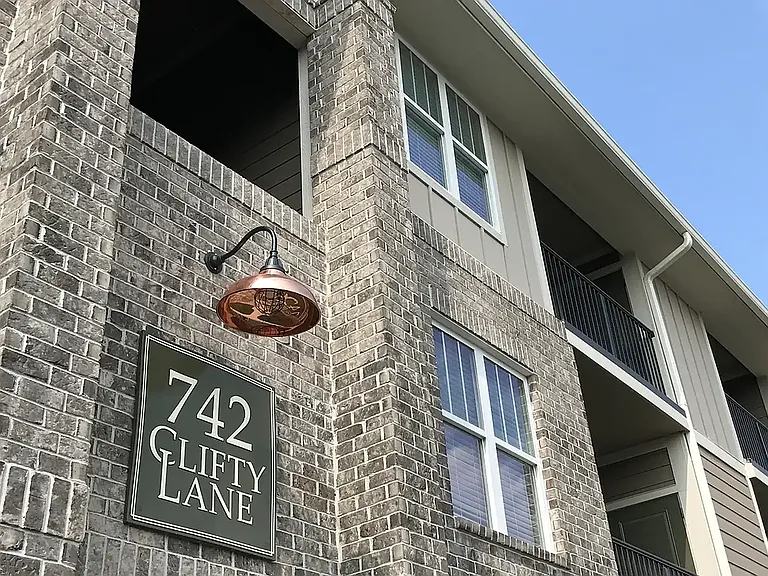 State Street Apartments — Photo 1