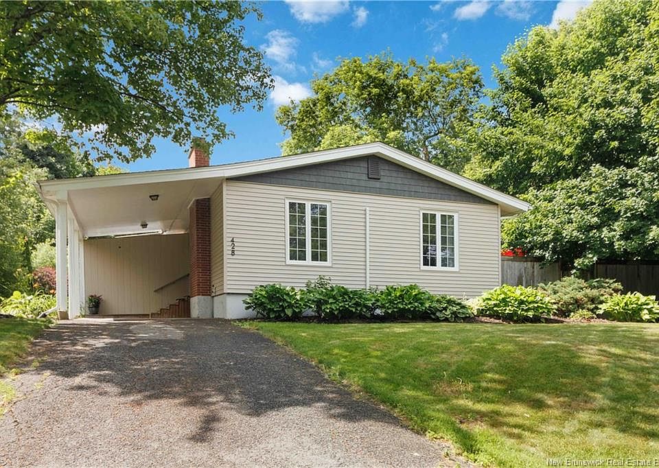 1st image of 428 Pederson Cres