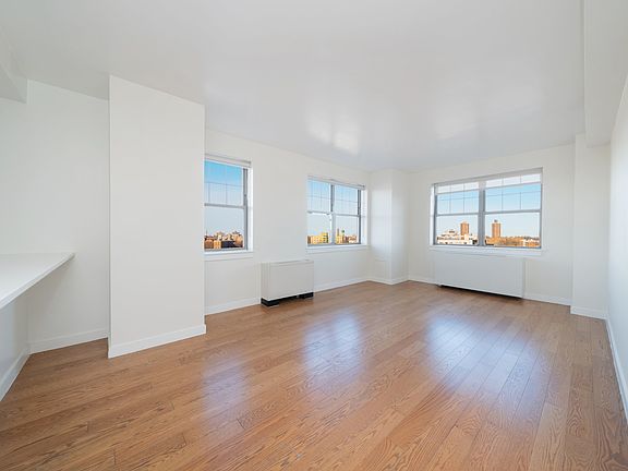 2nd image of 7525 153rd St APT 1132