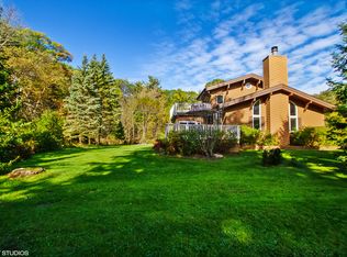 417 N Lwr Gardens Rd, Fontana, WI 53125